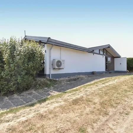 Three-bedroom Holiday In Ebberup * Helnæs By